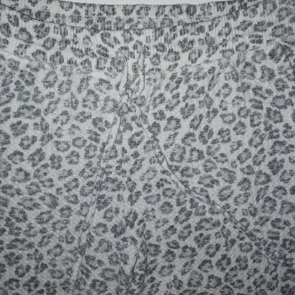 American Eagle Outfitters Pants - AMERICAN EAGLE OUTFITTERS ANIMAL PRINT JOGGERS STYLE LOUNGE PANTS